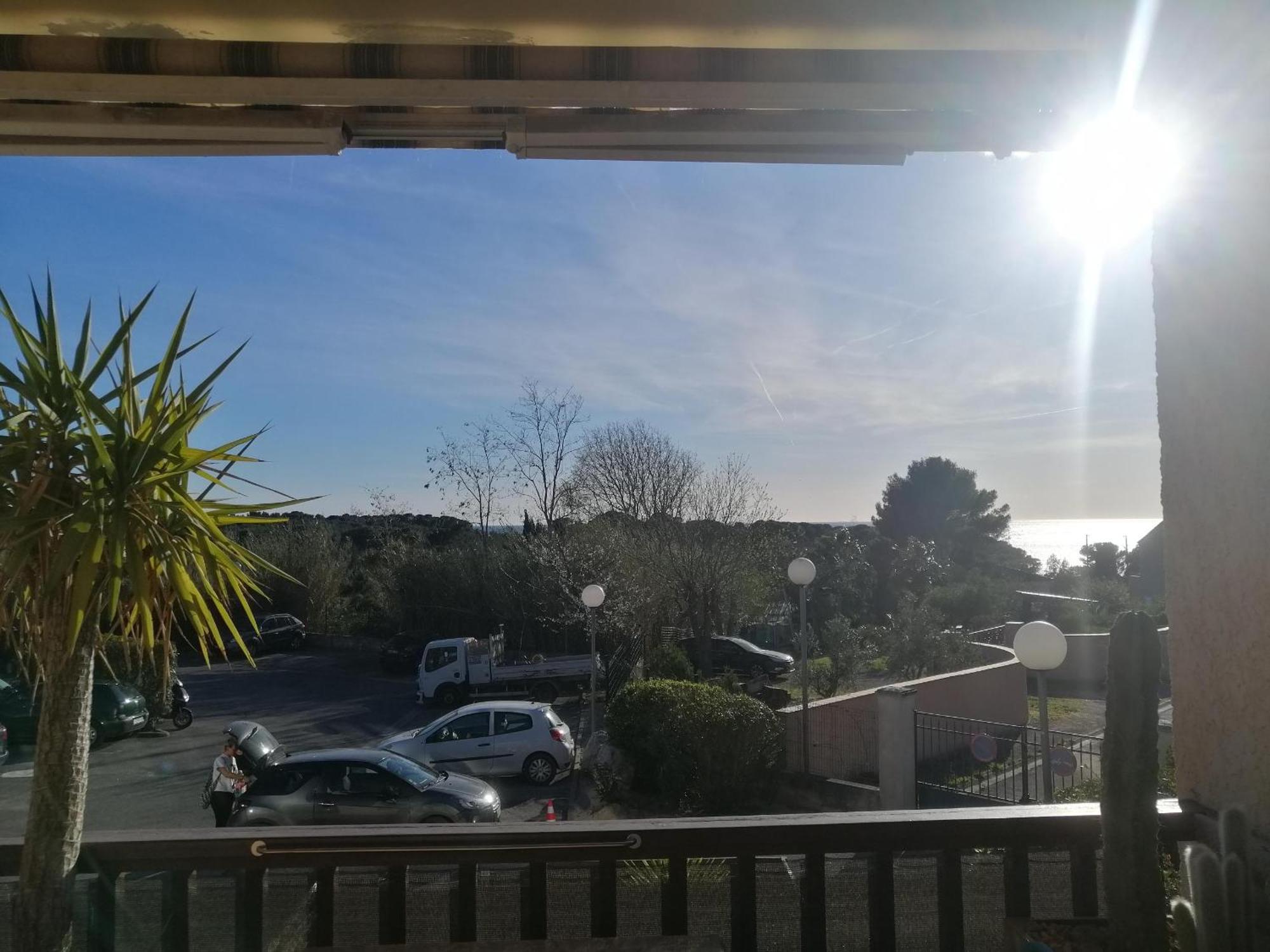Sanary Les Gorguettes, Studio Avec Terrasse Vue Mer, A 10 Min A Pieds De La Plage Exterior foto